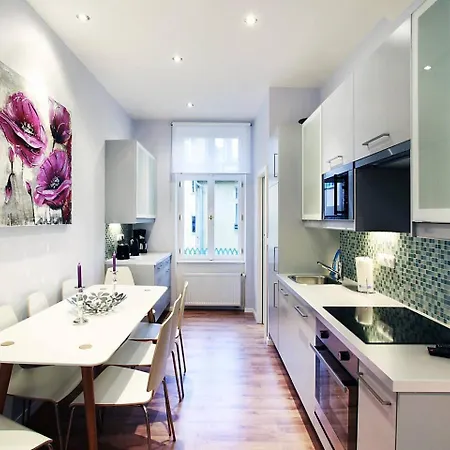 Bright 2bdr In 5 Minutes To Wenceslas Square Apartman *